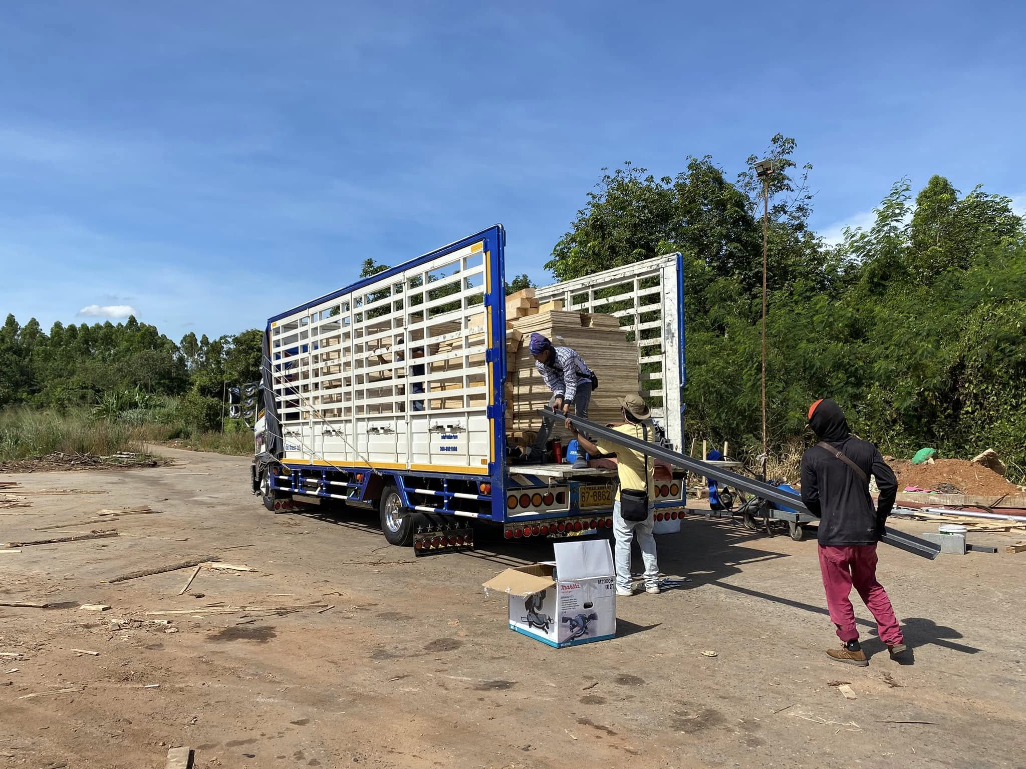 ขนส่งวัสดุก่อสร้าง ชลบุรี – เชียงใหม่