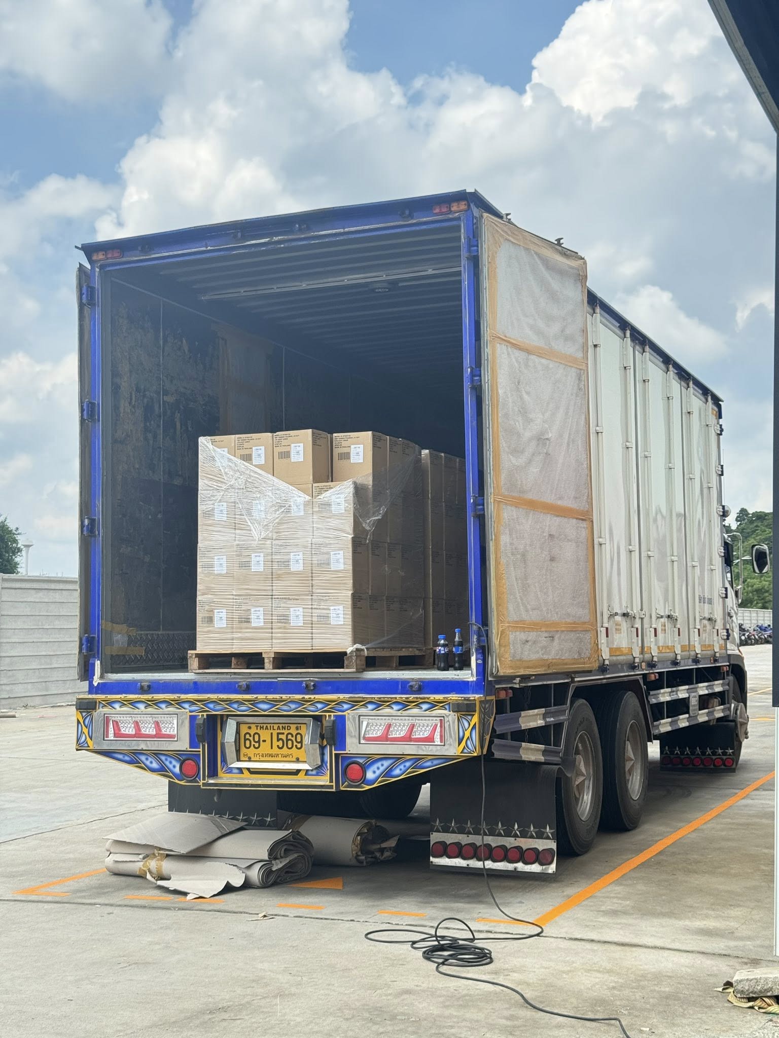 ขนส่งสินค้าบริษัทนำเข้า ชลบุรี – สมุทรปราการ